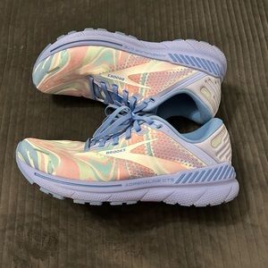 Women’s Brooks